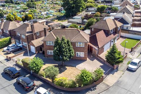 4 bedroom detached house for sale, Abbey Road, Gravesend, Kent, DA12