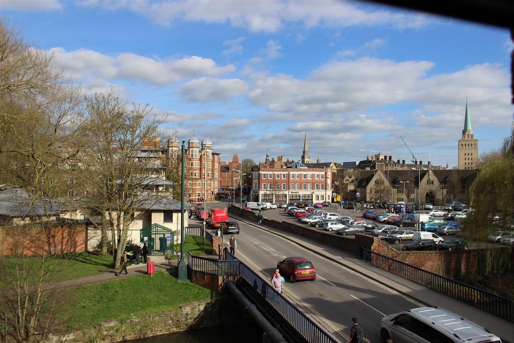 Apartment in Oxford, City Centre - More