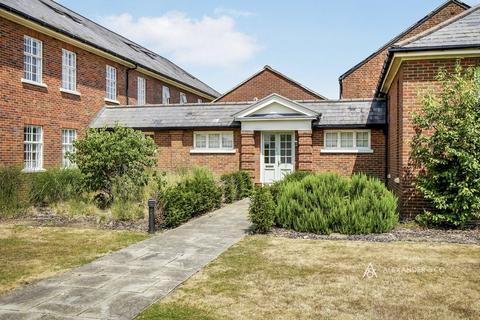 1 bedroom flat to rent, The Officers Mess, Caversfield OX27