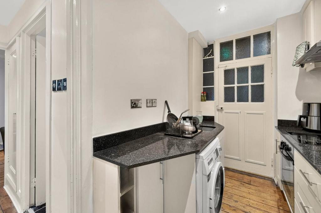 Apartment in London - View 4