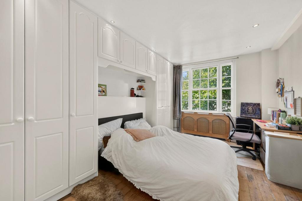 Apartment in London - View 5