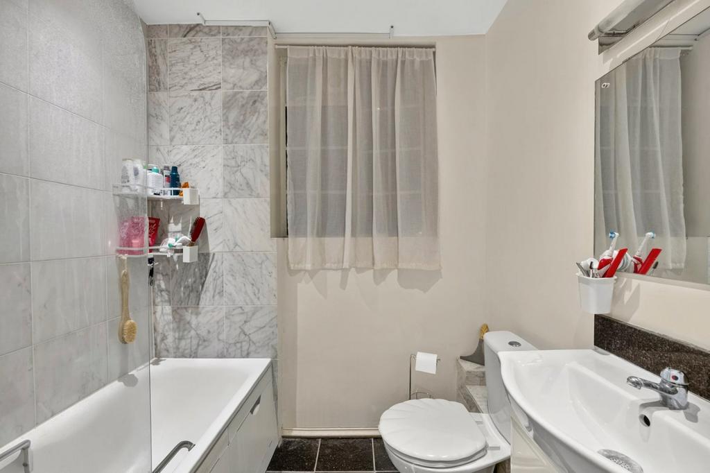 Apartment in London - More