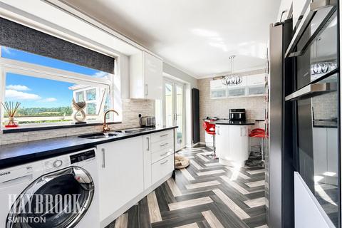 4 bedroom semi-detached house for sale, Park View Road, Kimberworth