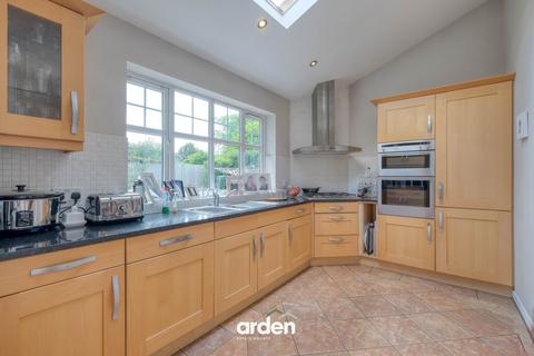 4 bedroom detached house for sale, Stoke Road, Bromsgrove, B60