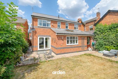 4 bedroom detached house for sale, Stoke Road, Bromsgrove, B60