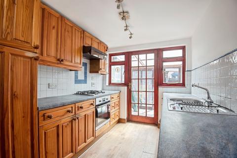 3 bedroom terraced house for sale, Queens Road, Royston