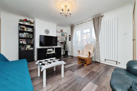 2 bedroom semi-detached house for sale, Milford Grove, Hull