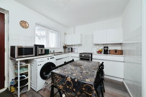 2 bedroom semi-detached house for sale, Milford Grove, Hull