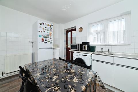 2 bedroom semi-detached house for sale, Milford Grove, Hull