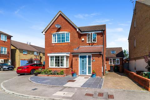 4 bedroom detached house for sale, Edson Close, Watford, WD25