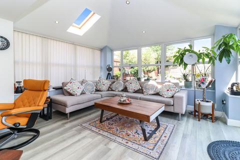 4 bedroom detached house for sale, Edson Close, Watford, WD25
