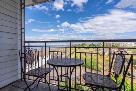 2 bedroom apartment for sale, Heritage Quay, Commercial Place, Gravesend, Kent, DA12 2BF