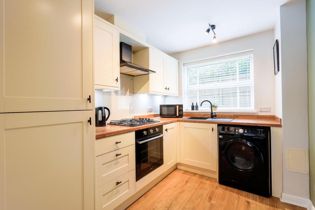 Apartment in North Tyneside, Holystone - View 4