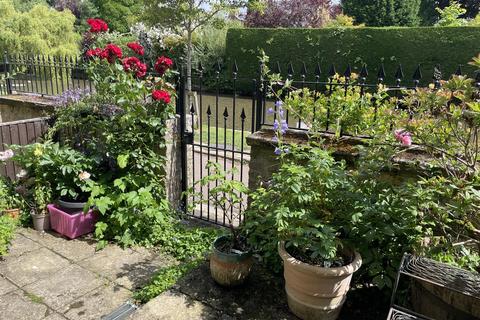 2 bedroom terraced house for sale, Chardwar Gardens, Bourton-On-The-Water, Cheltenham