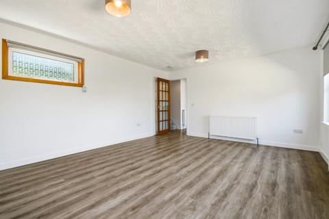 3 bedroom terraced house to rent, Nobleston, Bonhill, West Dunbartonshire, G83