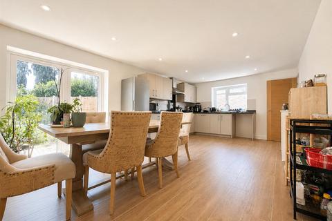 5 bedroom semi-detached house for sale, Horndean Avenue, Wigston LE18