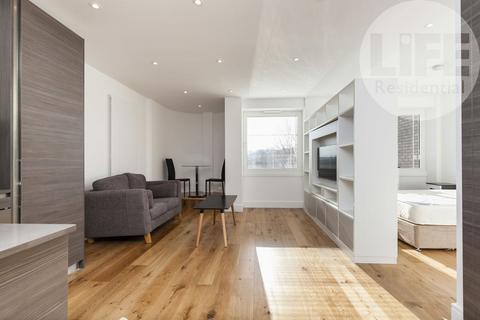 Studio to rent, Molesworth Street, London SE13
