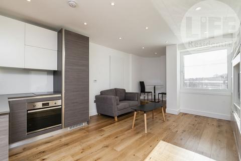 Studio to rent, Molesworth Street, London SE13