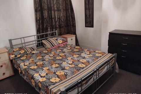1 bedroom in a flat share to rent, Falcon Street, London E13