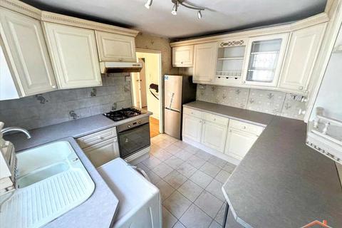 4 bedroom terraced house for sale, Kings Drive, Edgware