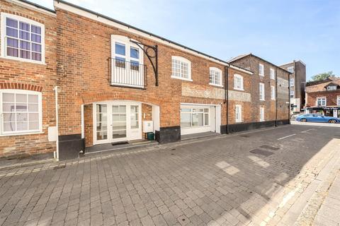 Kings Road West, Newbury