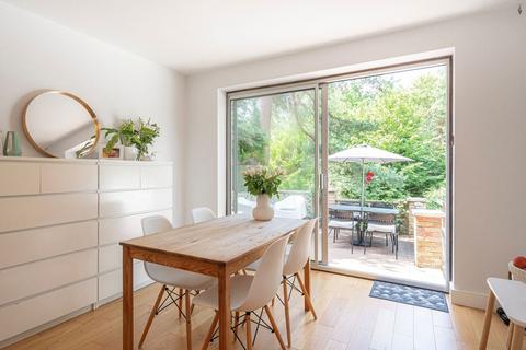 2 bedroom maisonette for sale, Brooklands Road, Weybridge KT13
