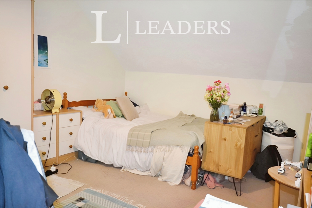 Apartment in Cambridge, Petersfield - View 4