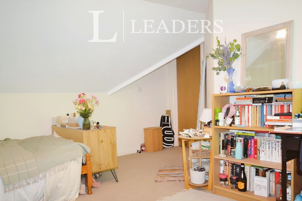 Apartment in Cambridge, Petersfield - View 5