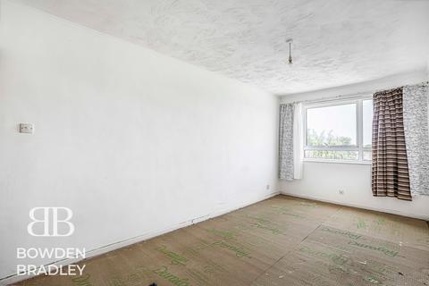 1 bedroom flat for sale, London Road, Romford, RM7