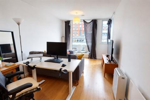 1 bedroom apartment for sale, 122 High Street M4