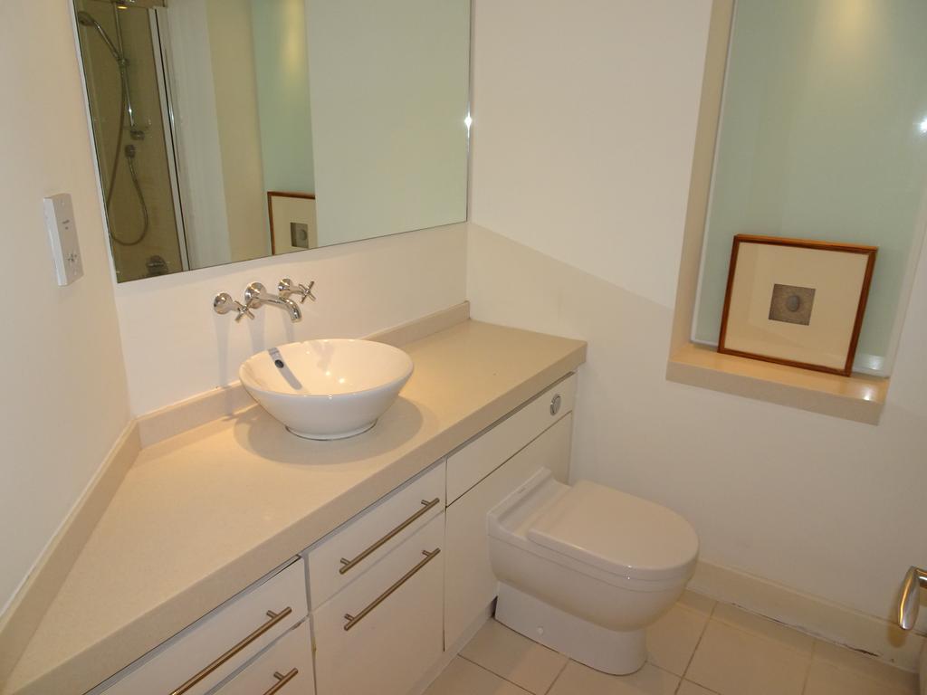Apartment in Birmingham, West Midlands - View 6