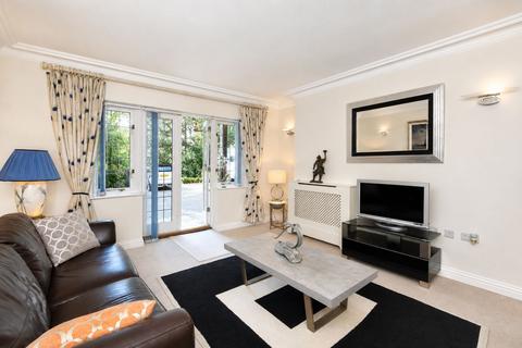 2 bedroom apartment for sale, Caenshill House, Chaucer Avenue, Weybridge, KT13