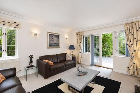 2 bedroom apartment for sale, Caenshill House, Chaucer Avenue, Weybridge, KT13