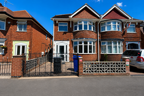 3 bedroom semi-detached house to rent, Bennett Street, NOTTINGHAM, NG10