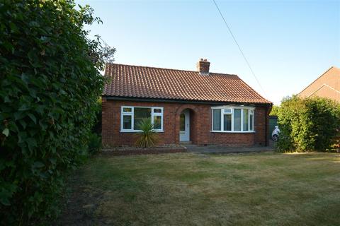 2 bedroom detached bungalow to rent, Fostergate, Cawood