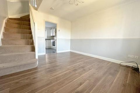 2 bedroom end of terrace house to rent, Wiseman Close, Luton, LU2
