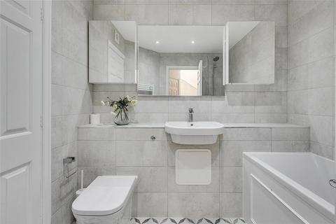 2 bedroom terraced house to rent, Romney Mews, London