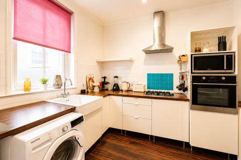 3 bedroom apartment for sale, Rushcroft Road, London