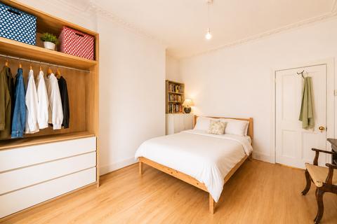 3 bedroom apartment for sale, Rushcroft Road, London