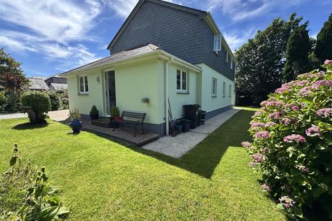 4 bedroom detached house for sale, Halt Road, Goonhavern