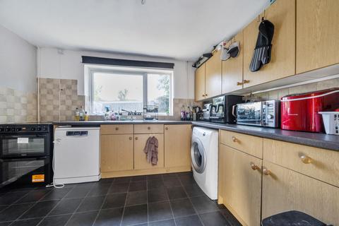 3 bedroom end of terrace house for sale, Belgrave Road, Buckinghamshire HP19