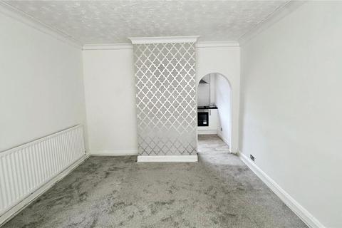 2 bedroom terraced house to rent, Pilkington Street, Manchester M24
