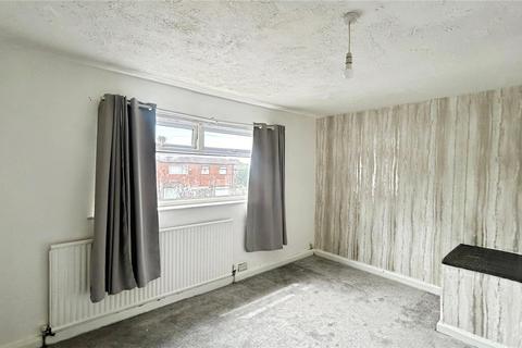 2 bedroom terraced house to rent, Pilkington Street, Manchester M24