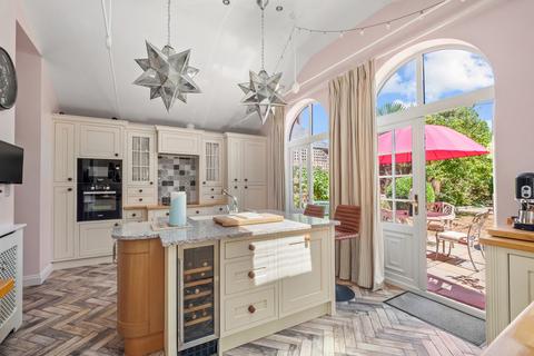 5 bedroom semi-detached house for sale, Weymouth DT4