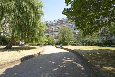 Yelverton Road, London SW11