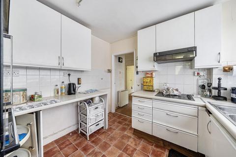 2 bedroom maisonette for sale, Tring Road, Dunstable, Bedfordshire