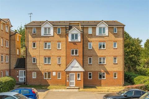Studio to rent, Myers Lane, London SE14