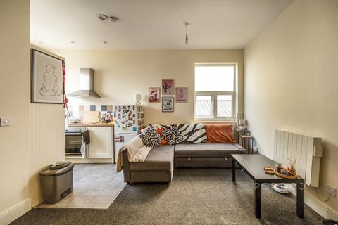 undefined, Lea Bridge Road, London, E17