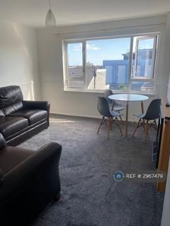 2 bedroom flat to rent, Embassy Court, Southsea, PO4