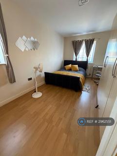 3 bedroom flat to rent, Millicent Grove, London, N13